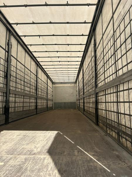 Schmitz Cargobull - Curtainsider semi-trailer: picture 4 Schmitz Cargobull - Curtainsider semi-trailer: picture 4