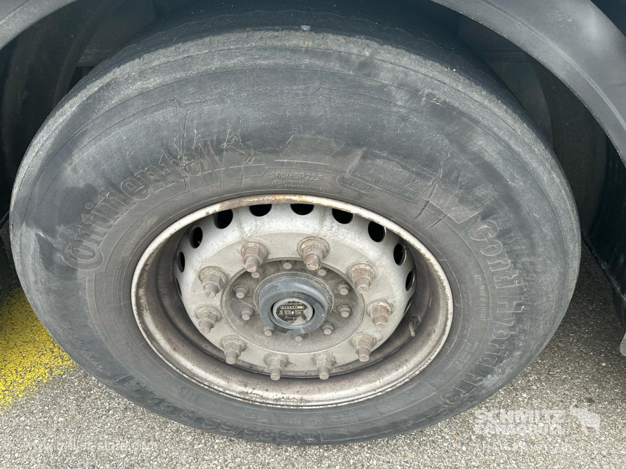 FRUEHAUF Dryfreight Standard Roller shutter door - Closed box semi-trailer: picture 3 FRUEHAUF Dryfreight Standard Roller shutter door - Closed box semi-trailer: picture 3