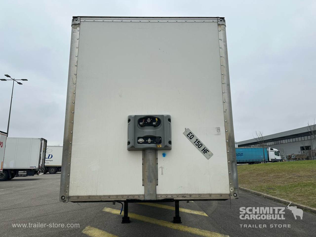 Closed box semi-trailer FRUEHAUF Dryfreight Standard Roller shutter door: picture 9