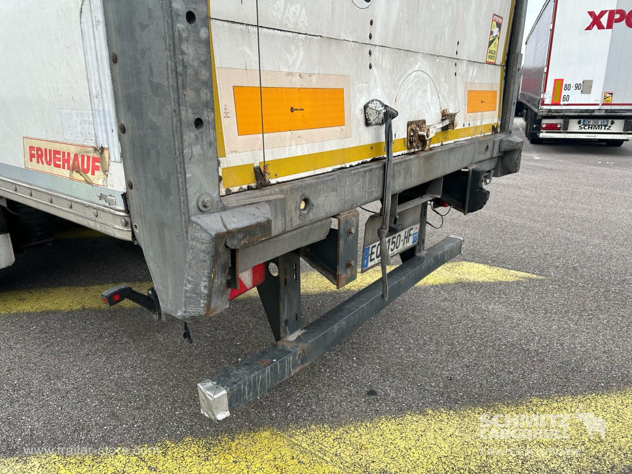 Closed box semi-trailer FRUEHAUF Dryfreight Standard Roller shutter door: picture 11