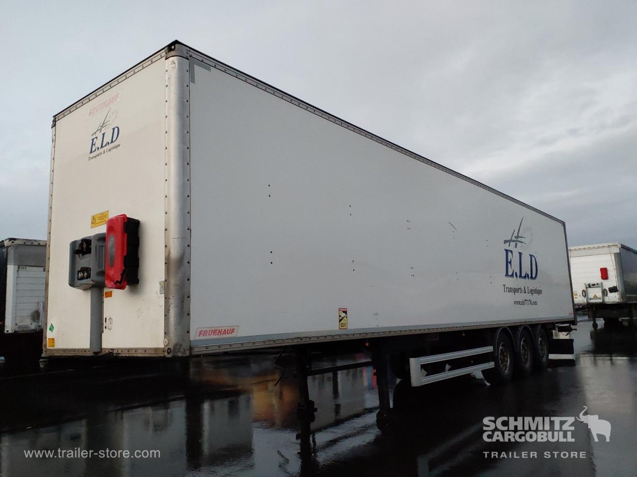 FRUEHAUF Dryfreight Standard Roller shutter door - Closed box semi-trailer: picture 4 FRUEHAUF Dryfreight Standard Roller shutter door - Closed box semi-trailer: picture 4