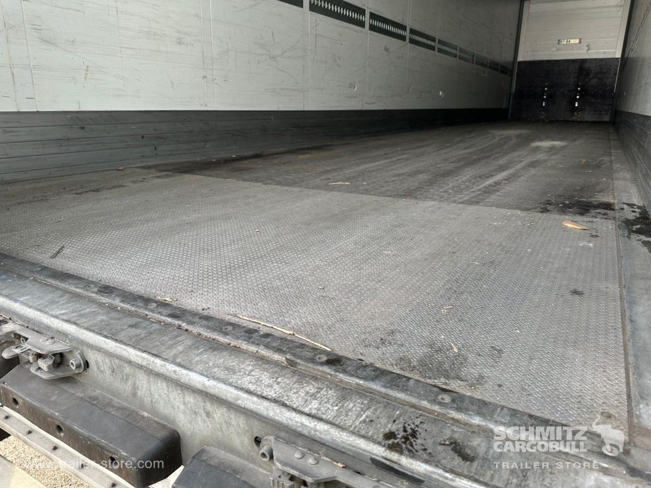 SCHMITZ Caisse sêche Mega - Closed box semi-trailer: picture 3 SCHMITZ Caisse sêche Mega - Closed box semi-trailer: picture 3