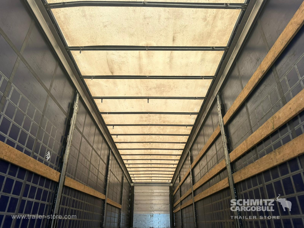 SCHMITZ Curtainsider Mega - Curtainsider semi-trailer: picture 5 SCHMITZ Curtainsider Mega - Curtainsider semi-trailer: picture 5
