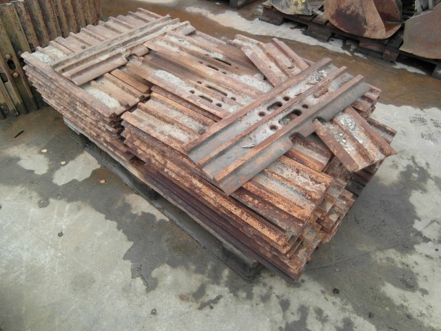 VOLVO EC 180  - Track for Construction machinery: picture 2 VOLVO EC 180  - Track for Construction machinery: picture 2