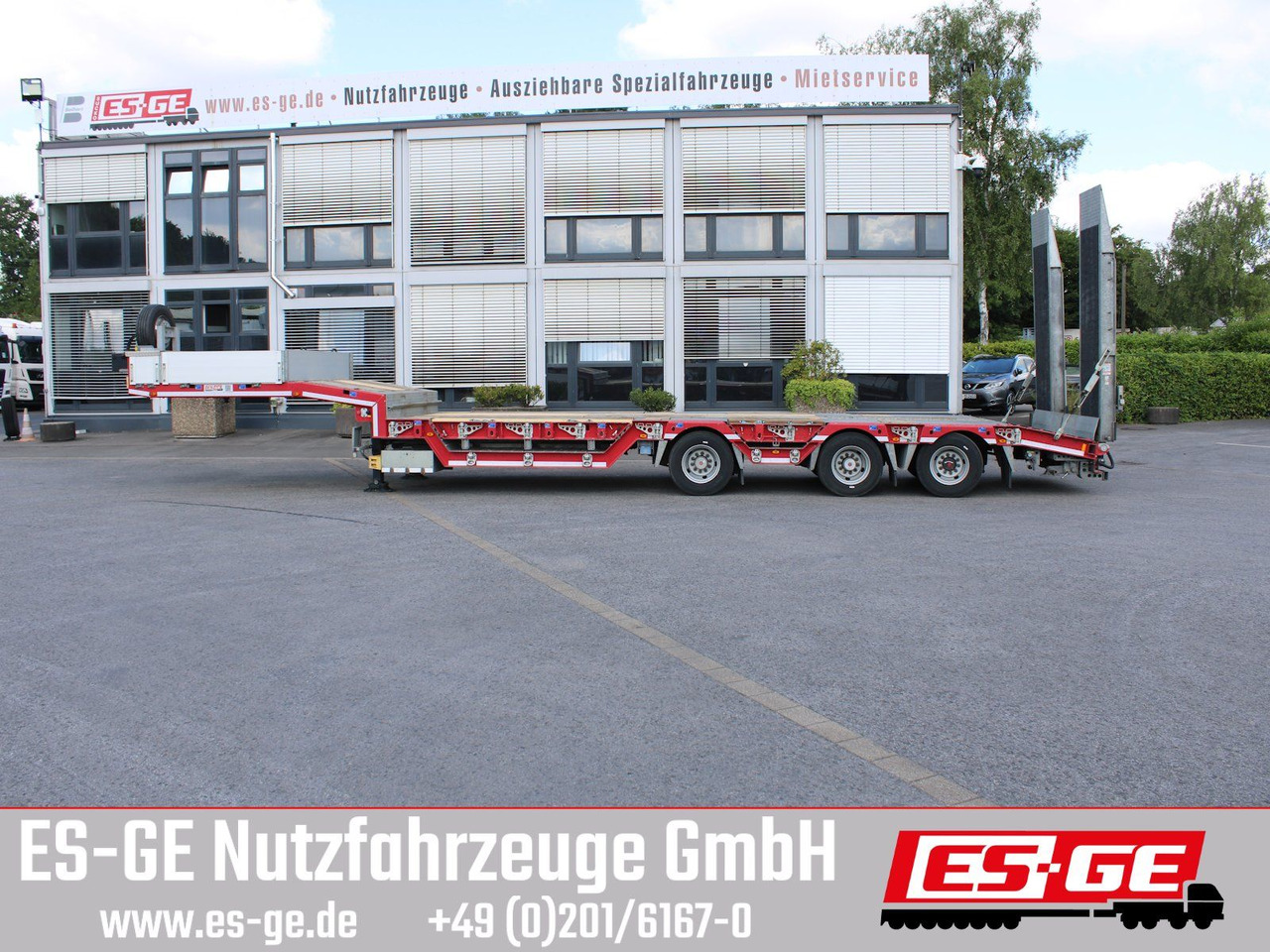 ES-GE 3-Achs-Satteltieflader, Radmulden - Low loader semi-trailer: picture 5 ES-GE 3-Achs-Satteltieflader, Radmulden - Low loader semi-trailer: picture 5