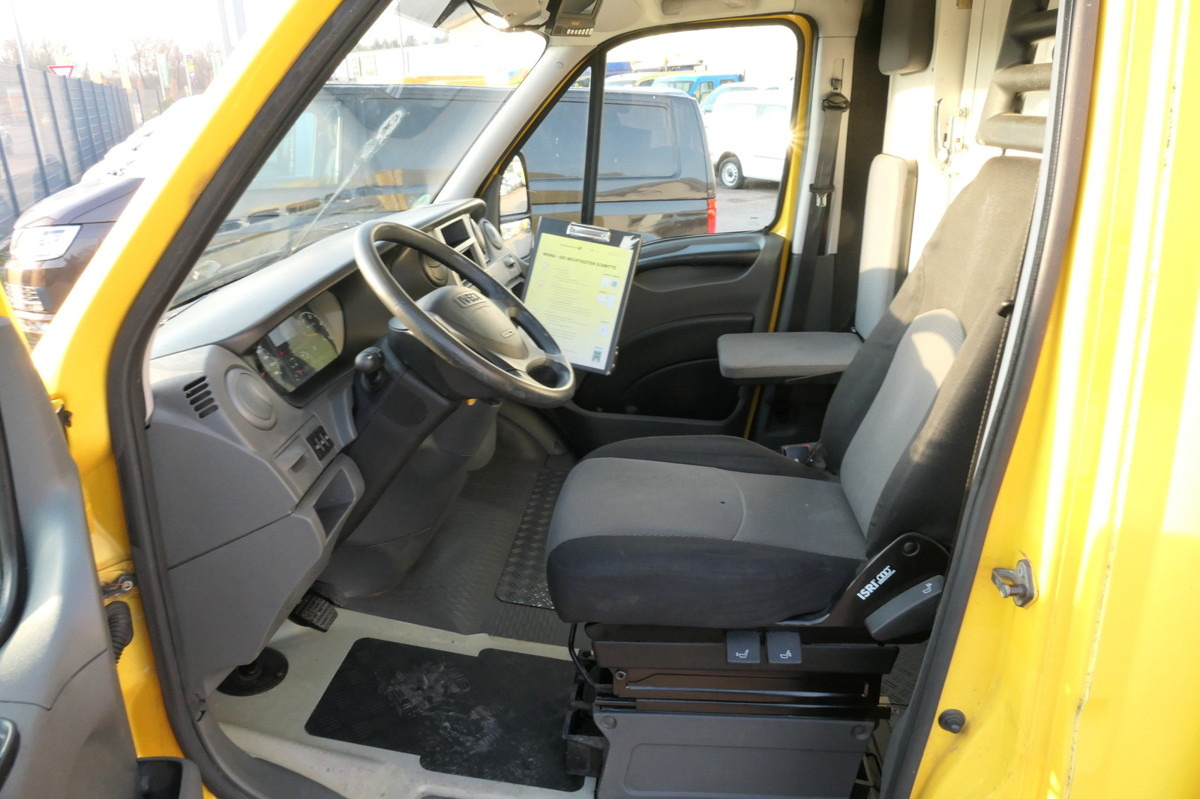 Interior photo 3: Box van IVECO Daily 35 S11 C30C AUTOMATIK KAMERA MAXI KAMERA R