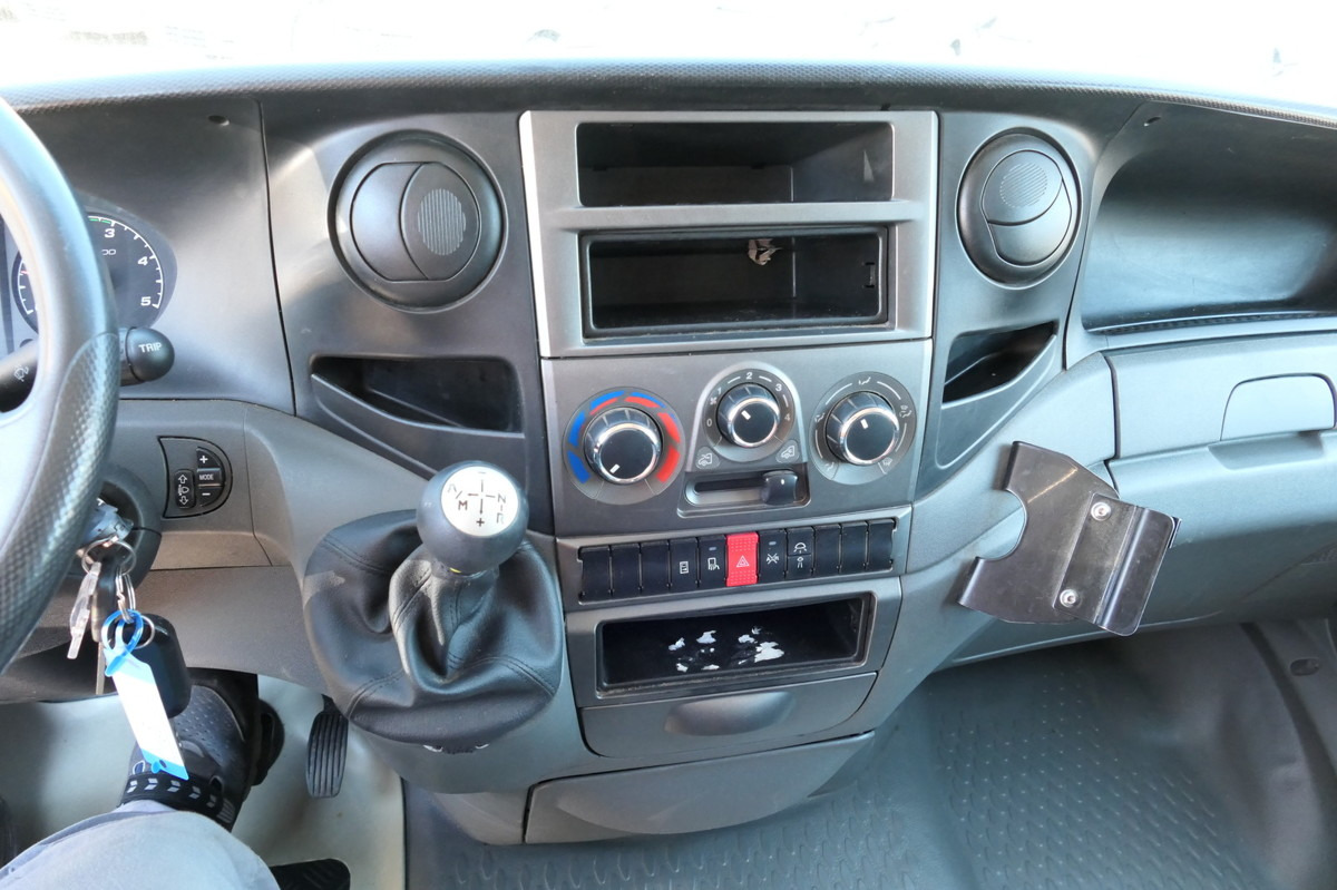 Box van IVECO Daily 35 S11 C30C AUTOMATIK KAMERA MAXI Regale L: picture 8 Box van IVECO Daily 35 S11 C30C AUTOMATIK KAMERA MAXI Regale L: picture 8