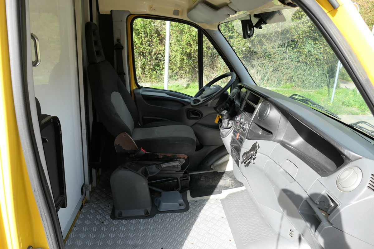 IVECO Daily 35 S11 C30C AUTOMATIK KAMERA Regale LUFT D - Box van: picture 5 IVECO Daily 35 S11 C30C AUTOMATIK KAMERA Regale LUFT D - Box van: picture 5
