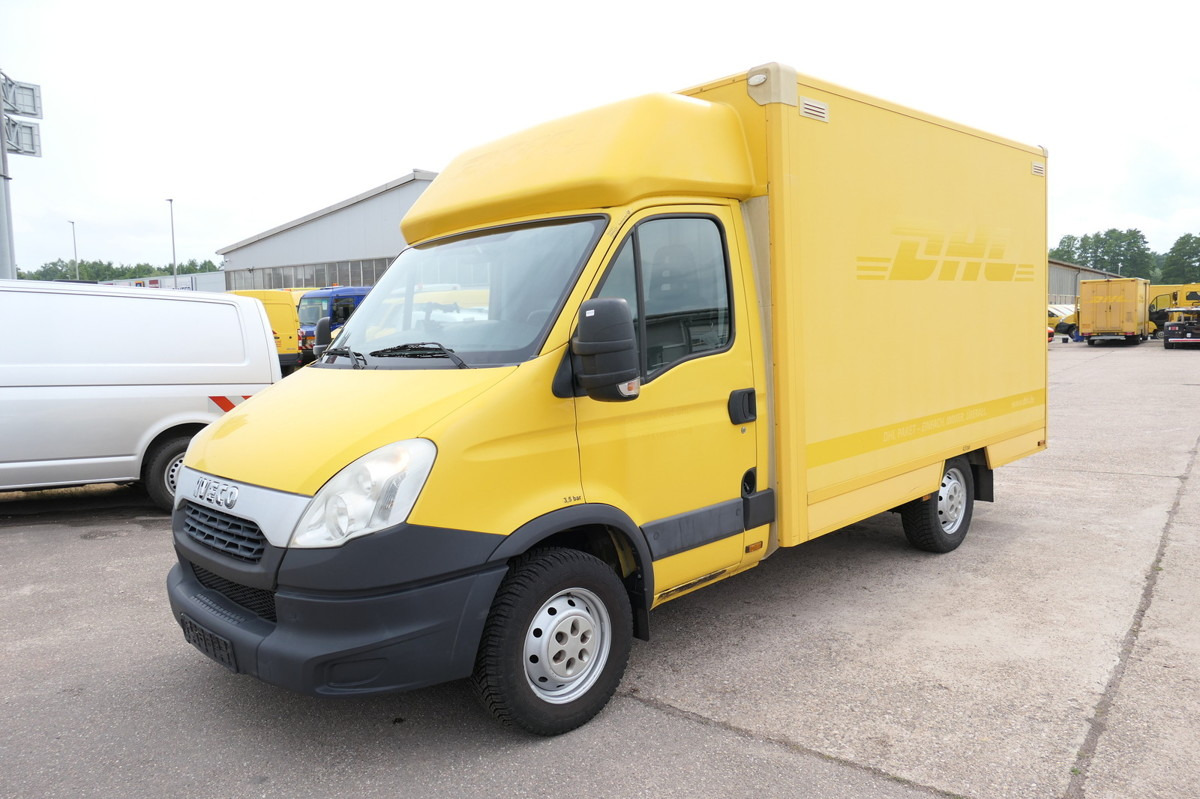 IVECO Daily 35 S11 C30C Kurz AUTOMATIK KAMERA Regale L - Box van: picture 1 IVECO Daily 35 S11 C30C Kurz AUTOMATIK KAMERA Regale L - Box van: picture 1