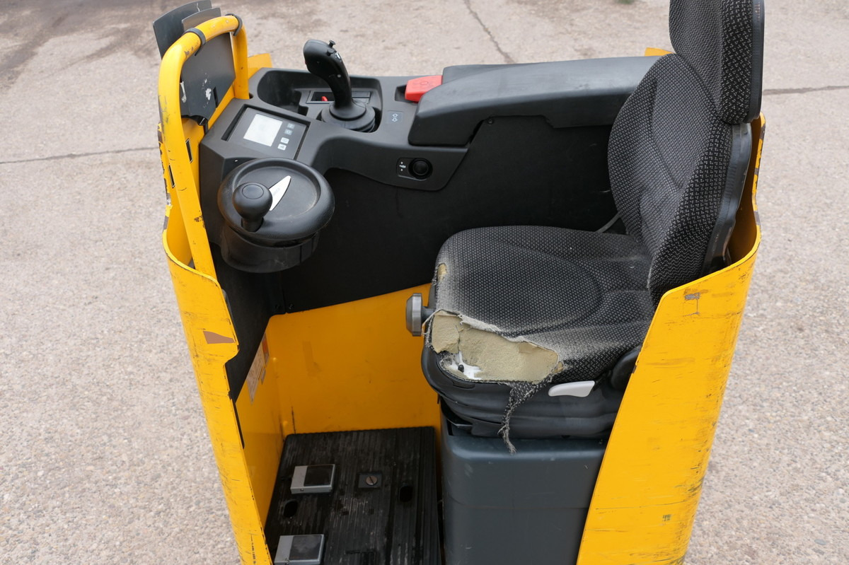 JUNGHEINRICH ESE 220 Batterie 20/2021 - Pallet truck: picture 5 JUNGHEINRICH ESE 220 Batterie 20/2021 - Pallet truck: picture 5