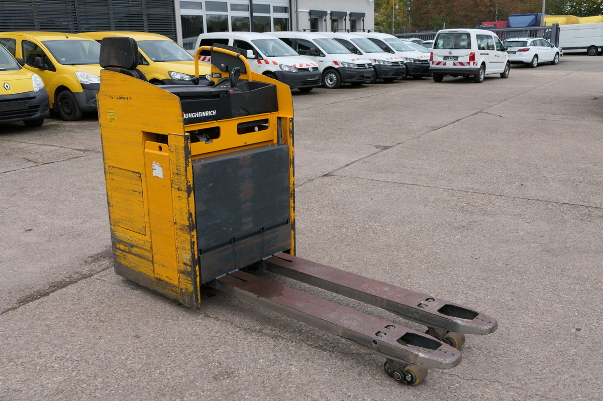 JUNGHEINRICH ESE 220 Batterie 20/2021 - Pallet truck: picture 2 JUNGHEINRICH ESE 220 Batterie 20/2021 - Pallet truck: picture 2