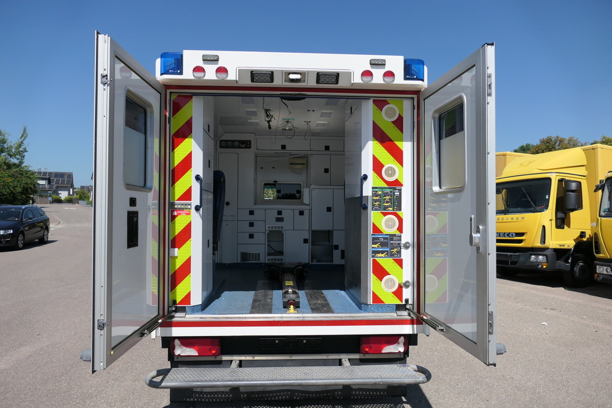Ambulance MERCEDES-BENZ Sprinter 519 CDI Klima Krankenwagen: picture 13