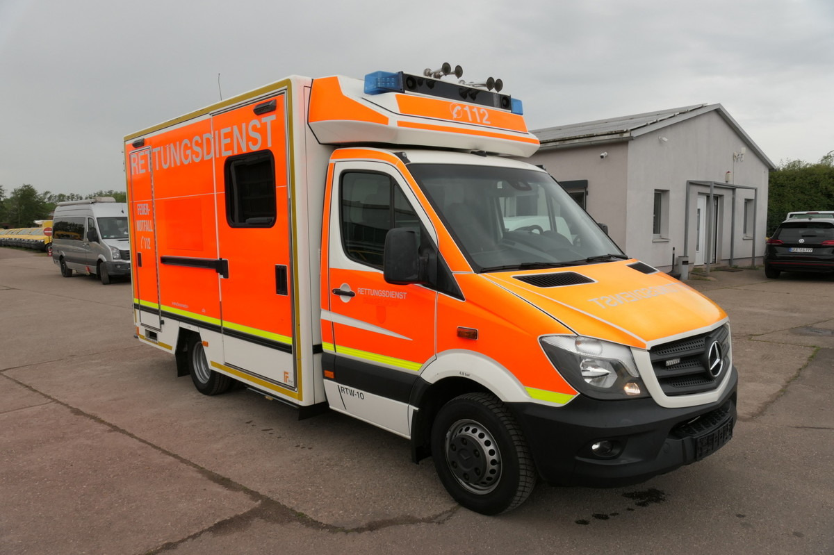 MERCEDES-BENZ Sprinter 519 CDI Klima Krankenwagen - Ambulance: picture 1 MERCEDES-BENZ Sprinter 519 CDI Klima Krankenwagen - Ambulance: picture 1