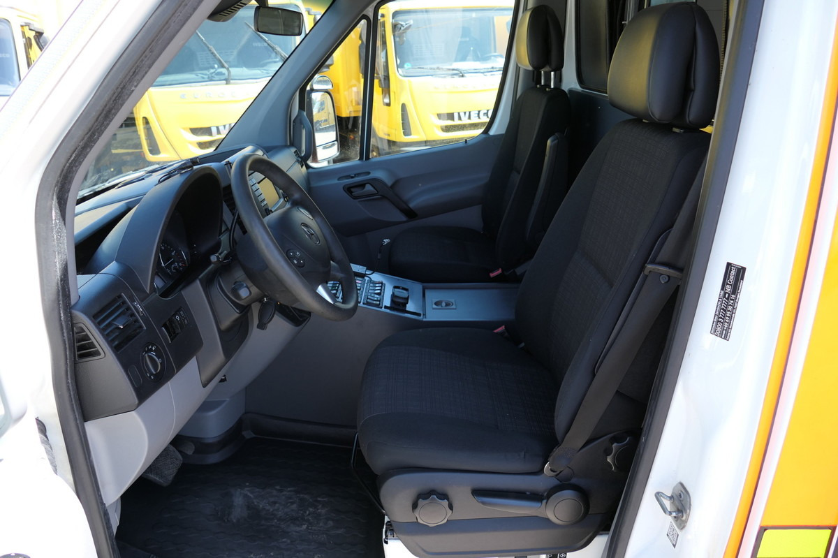 Ambulance MERCEDES-BENZ Sprinter 519 CDI Klima Krankenwagen: picture 16