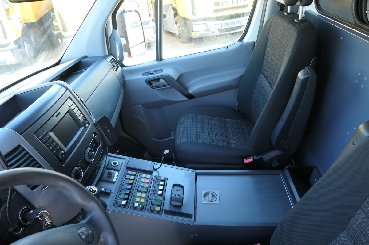 Ambulance MERCEDES-BENZ Sprinter 519 CDI Klima Krankenwagen: picture 17