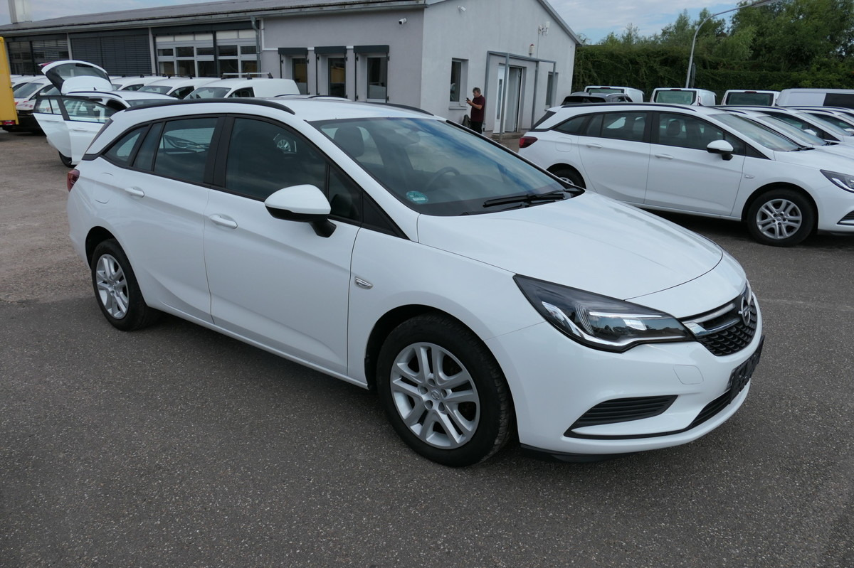 OPEL Astra K 1.6 CDTI Edition S/S KLIMA - Car: picture 2 OPEL Astra K 1.6 CDTI Edition S/S KLIMA - Car: picture 2