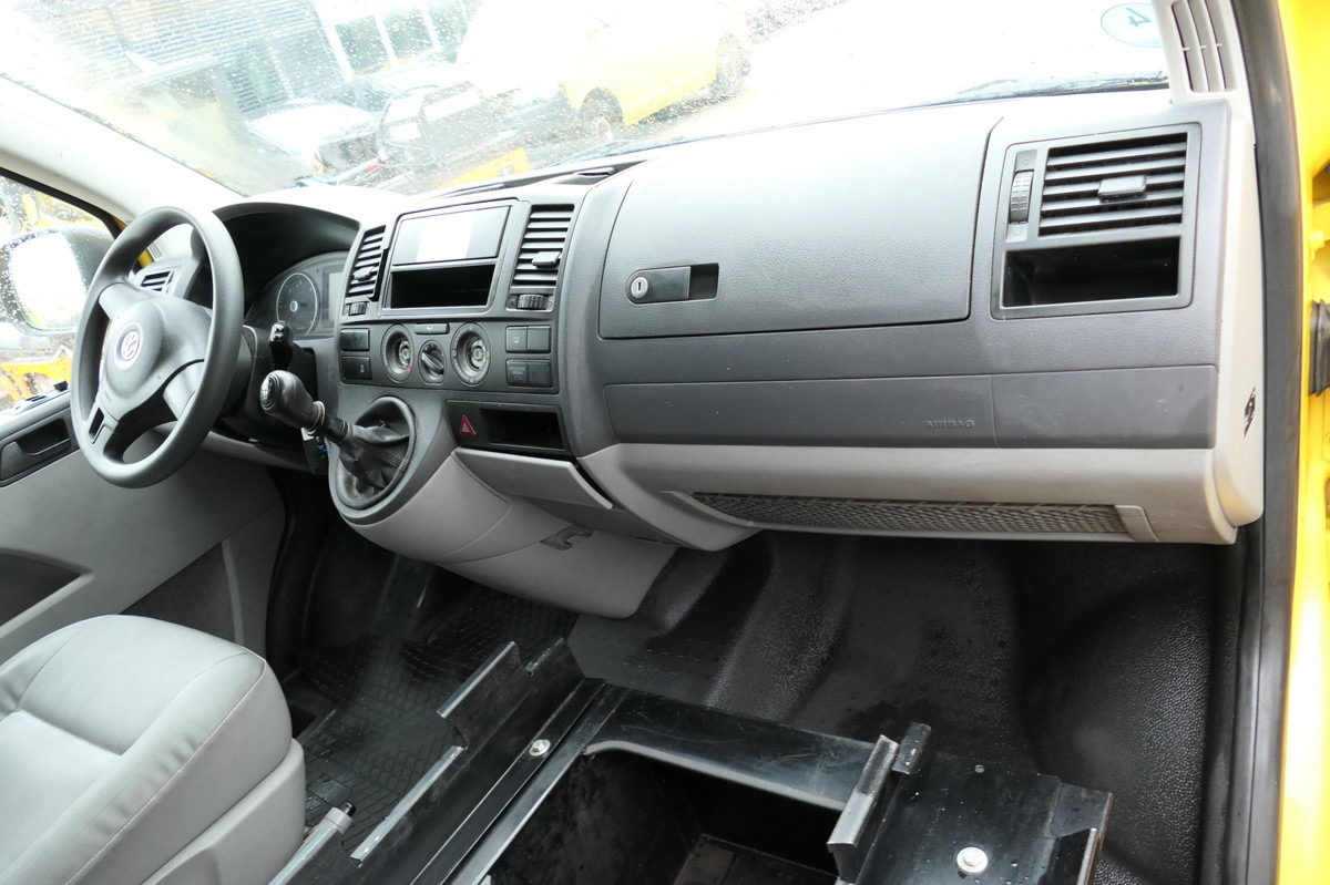Interior photo 1: Small van VW T5 Transporter 2.0 TDI EURO-5 CoC 2xSCHIEBETÜR P
