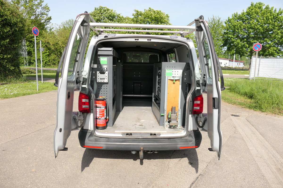 VW T6 Transporter 2.0 TDI 4Motion Standheizung AHK - Small van: picture 1 VW T6 Transporter 2.0 TDI 4Motion Standheizung AHK - Small van: picture 1
