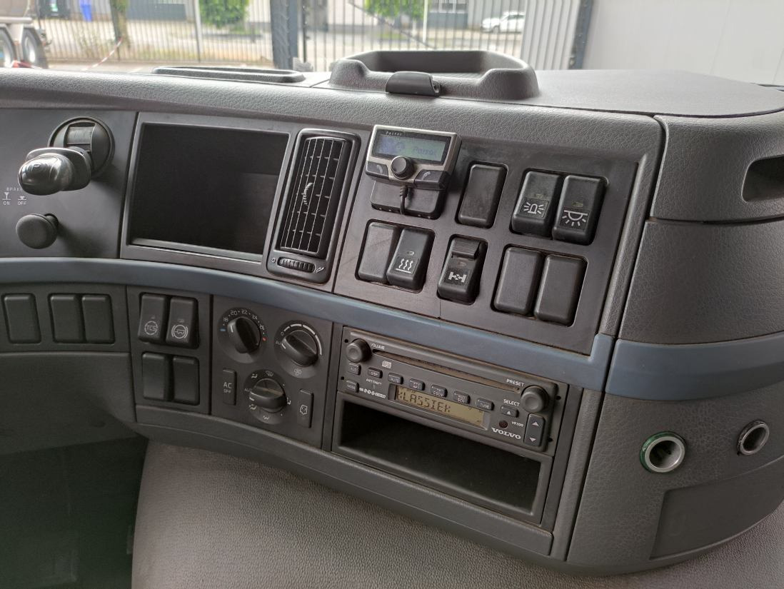 Volvo FM 400 4X2 - Tractor unit: picture 5 Volvo FM 400 4X2 - Tractor unit: picture 5