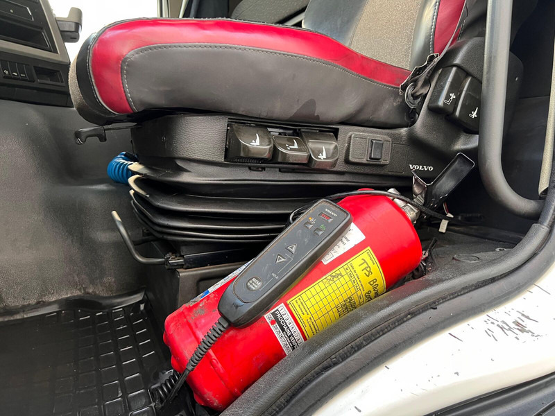 Tractor unit Volvo FM 500: picture 10