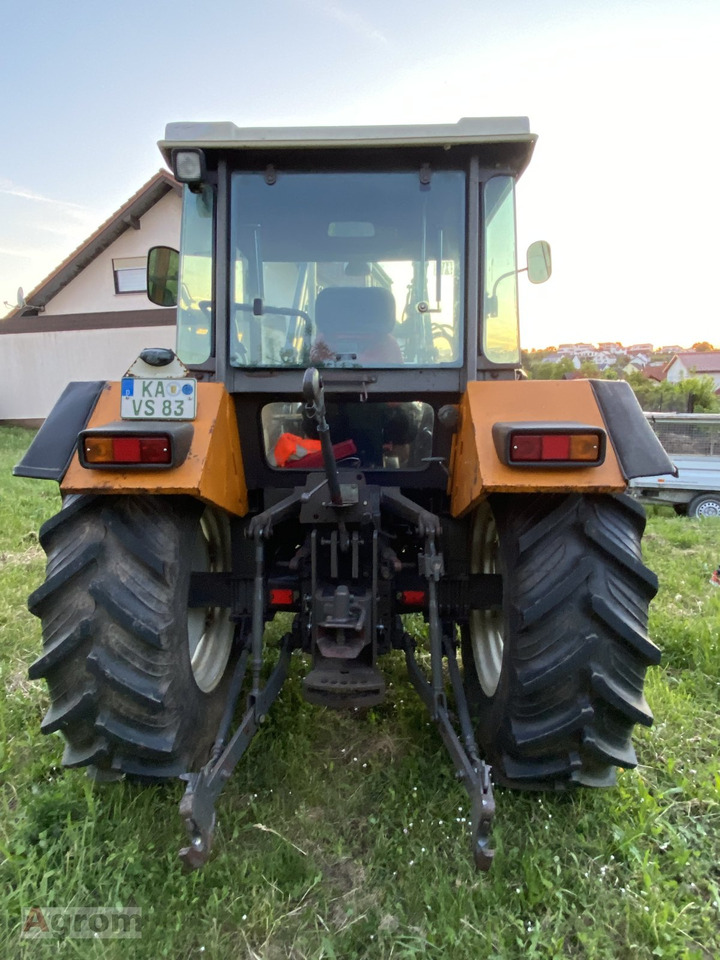 Renault 651 - Farm tractor: picture 2 Renault 651 - Farm tractor: picture 2