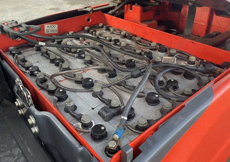 Linde E 16 P-02/386 - Electric forklift: picture 3 Linde E 16 P-02/386 - Electric forklift: picture 3