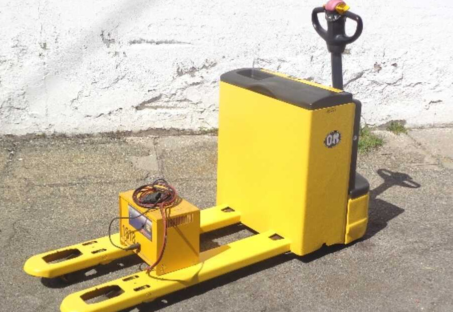 OM TL 18 AC (BATTERIA 2019) - Pallet truck: picture 1 OM TL 18 AC (BATTERIA 2019) - Pallet truck: picture 1