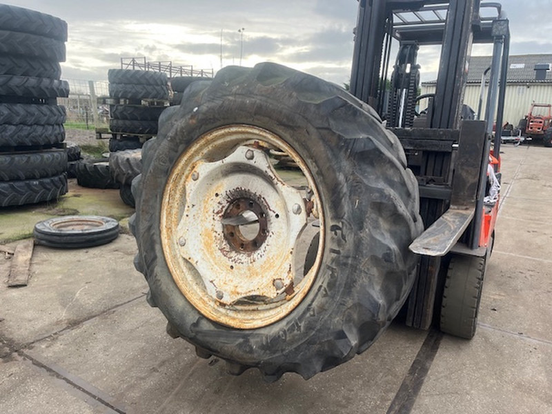 Firestone 18.4 R34 - Rim: picture 4 Firestone 18.4 R34 - Rim: picture 4