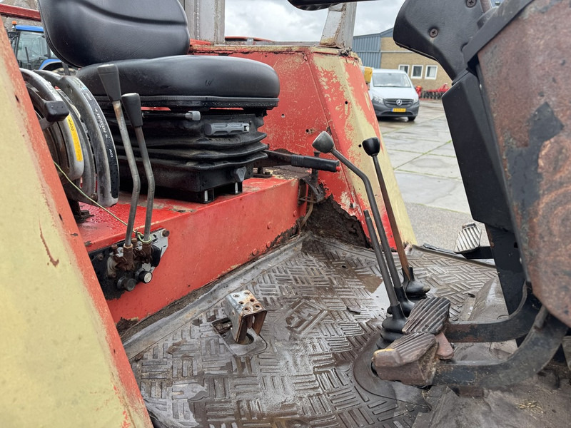Massey Ferguson 675 - Farm tractor: picture 5 Massey Ferguson 675 - Farm tractor: picture 5