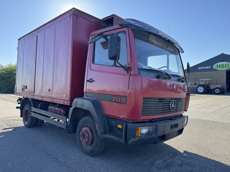 Mercedes-Benz 709 - Refrigerator truck: picture 3 Mercedes-Benz 709 - Refrigerator truck: picture 3