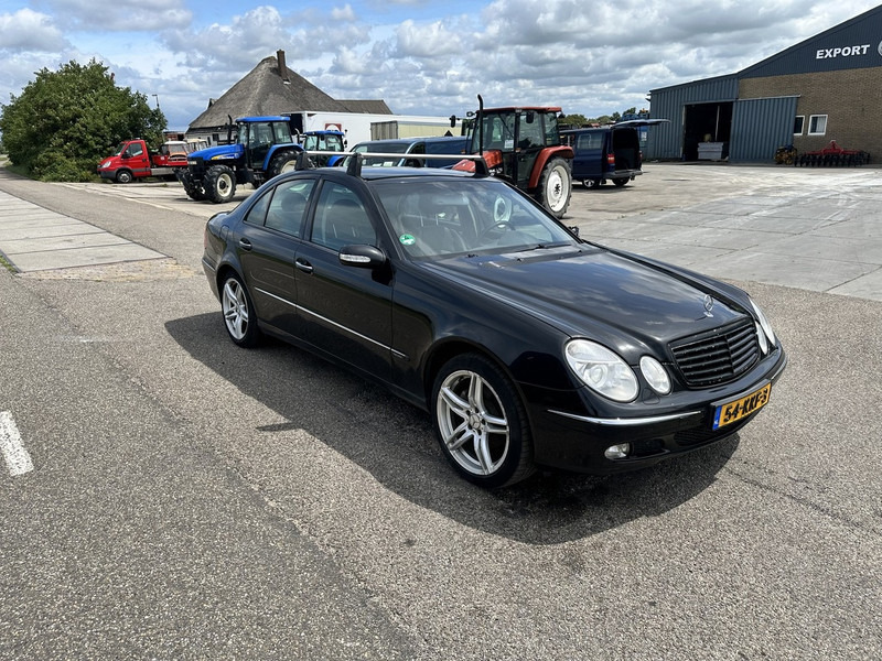 Mercedes-Benz E-Klasse 240 - Car: picture 3 Mercedes-Benz E-Klasse 240 - Car: picture 3
