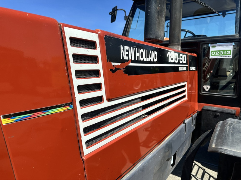 New Holland 180-90 DT - Farm tractor: picture 2 New Holland 180-90 DT - Farm tractor: picture 2