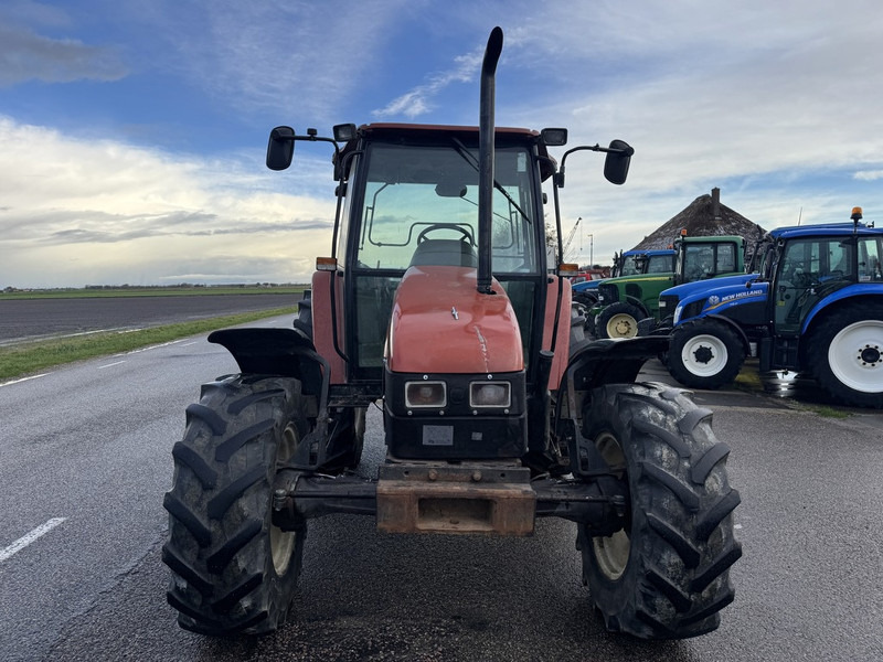 New Holland L95 - Farm tractor: picture 3 New Holland L95 - Farm tractor: picture 3
