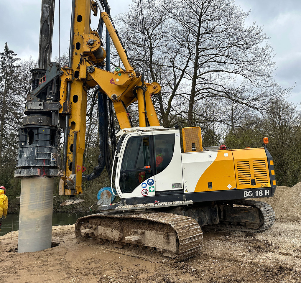 Bauer BG 18H - Pile driver: picture 1 Bauer BG 18H - Pile driver: picture 1