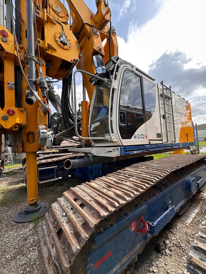 Bauer BG 28H - Pile driver: picture 2 Bauer BG 28H - Pile driver: picture 2