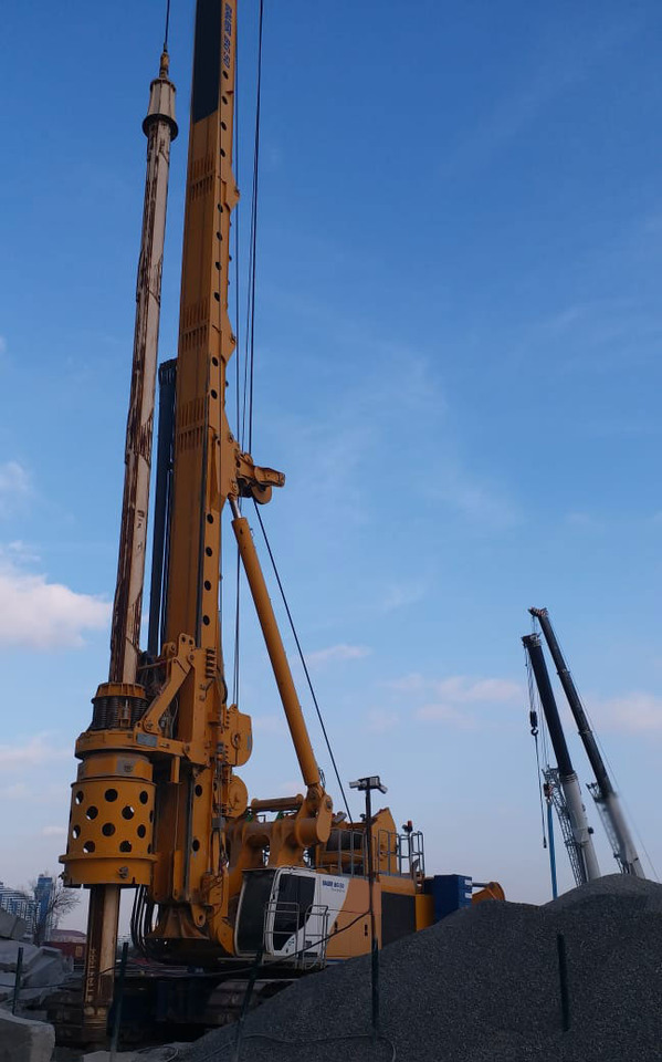 Bauer BG 50 - Pile driver: picture 4 Bauer BG 50 - Pile driver: picture 4