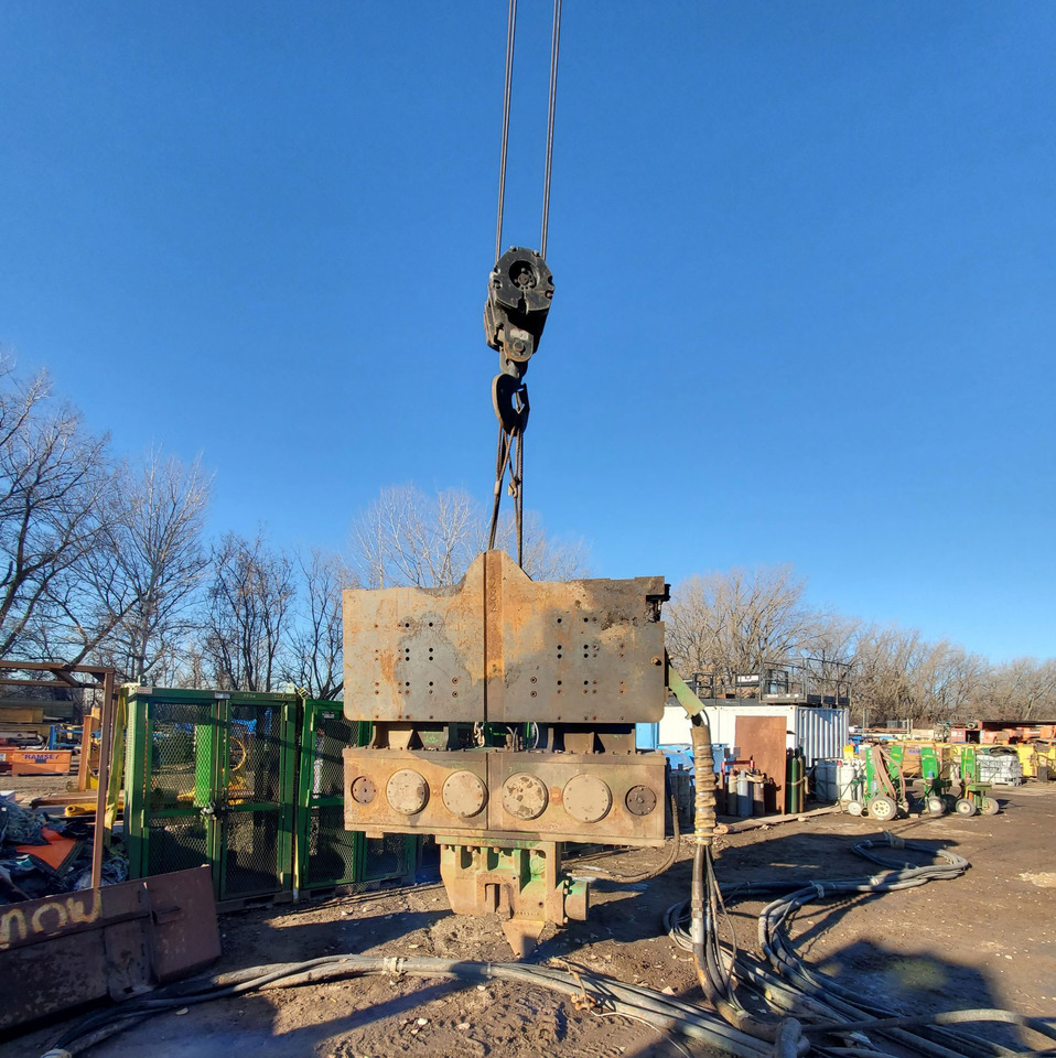 Ice 44B - Pile driver: picture 1 Ice 44B - Pile driver: picture 1