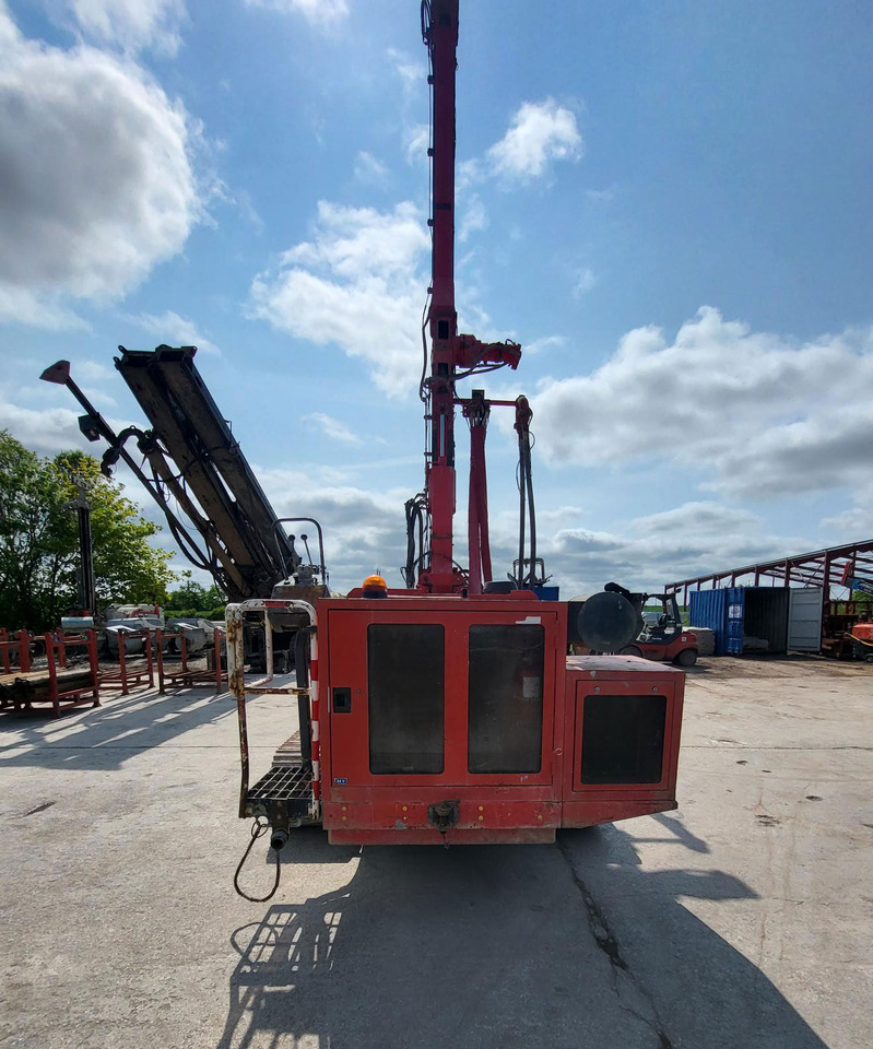 Klemm KR 709-2 - Pile driver: picture 5 Klemm KR 709-2 - Pile driver: picture 5