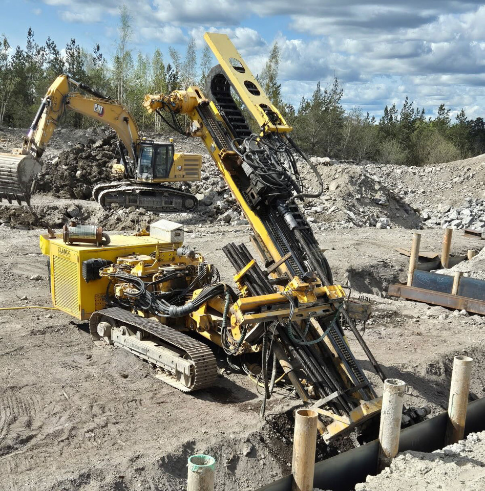 Klemm KR 805-2 - Pile driver: picture 3 Klemm KR 805-2 - Pile driver: picture 3