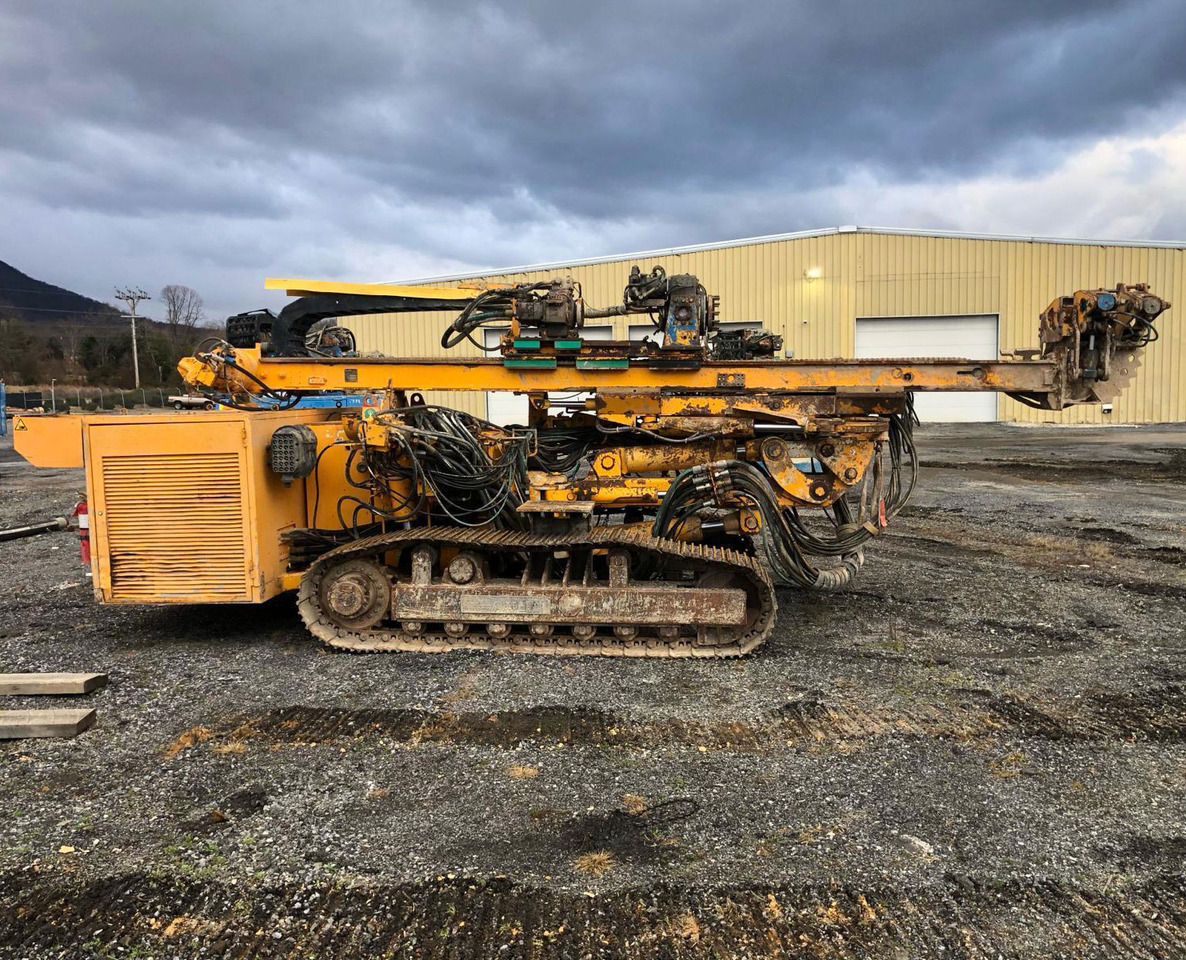 Klemm KR 806-3D - Pile driver: picture 1 Klemm KR 806-3D - Pile driver: picture 1