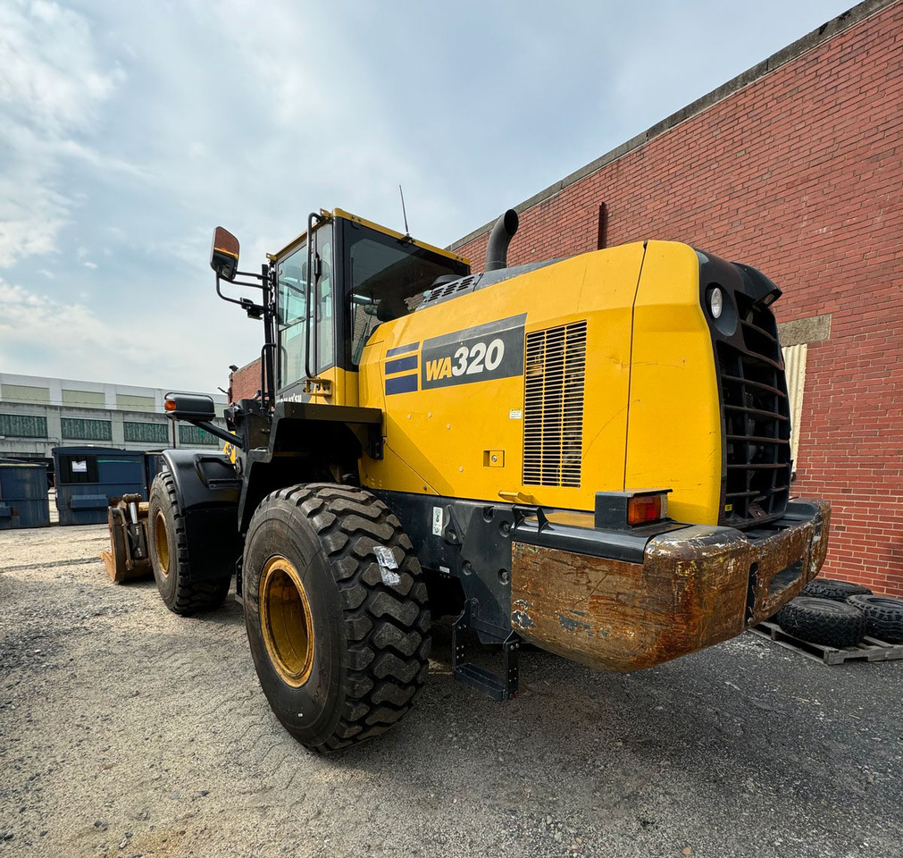 Komatsu WA320-8 - Wheel loader: picture 5 Komatsu WA320-8 - Wheel loader: picture 5