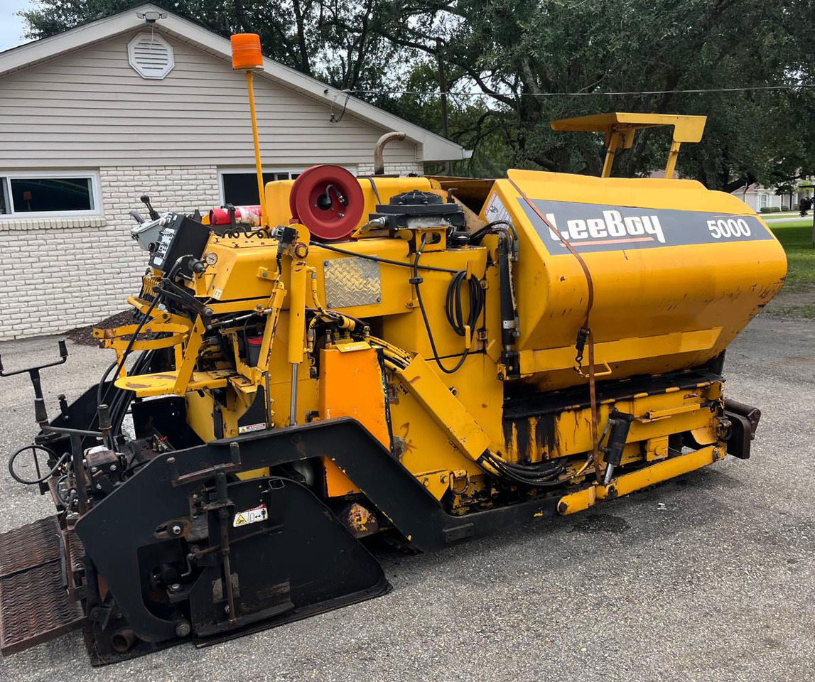 Leeboy 5000 - Asphalt paver: picture 1 Leeboy 5000 - Asphalt paver: picture 1