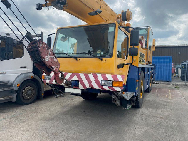 Liebherr LTM 1040-2.1 - Mobile crane: picture 1 Liebherr LTM 1040-2.1 - Mobile crane: picture 1