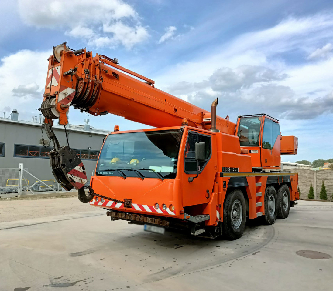 Liebherr LTM 1045-3.1 - Mobile crane: picture 1 Liebherr LTM 1045-3.1 - Mobile crane: picture 1