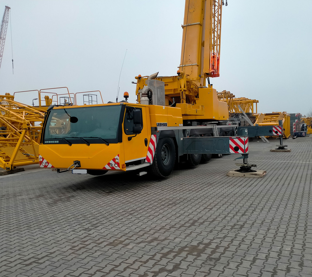 Liebherr LTM 1230-5.1 - Mobile crane: picture 1 Liebherr LTM 1230-5.1 - Mobile crane: picture 1