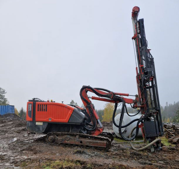 Sandvik Dino DC400Ri - Drilling rig: picture 2 Sandvik Dino DC400Ri - Drilling rig: picture 2