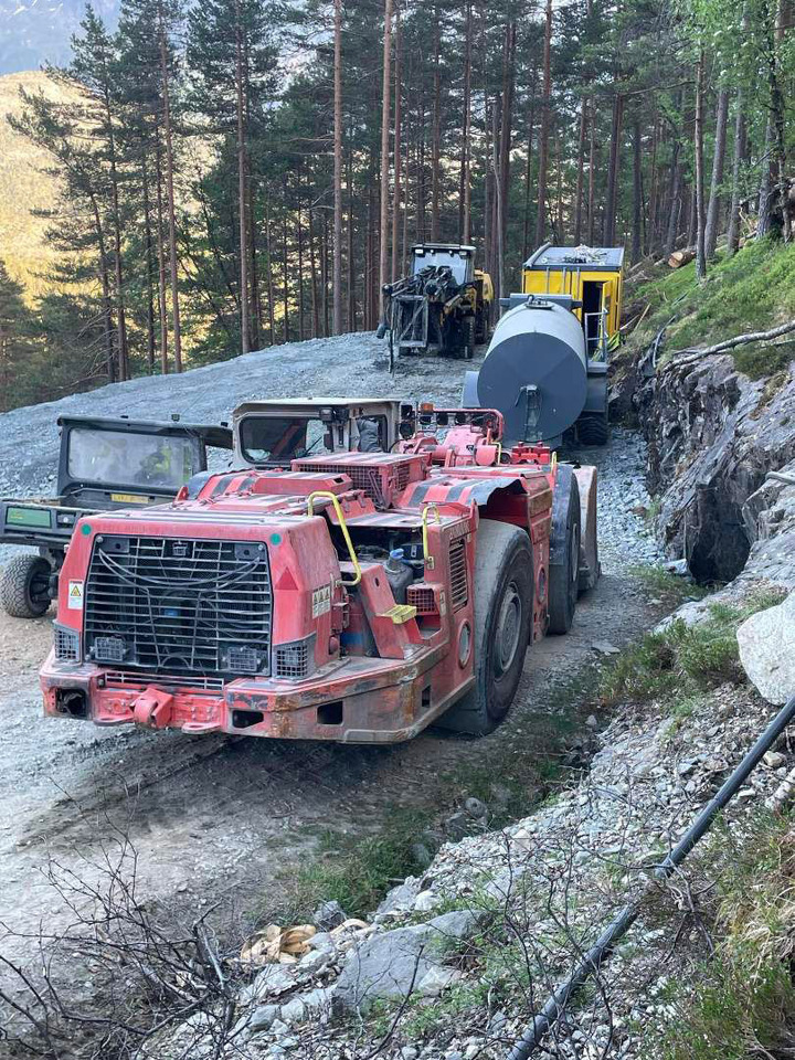 Sandvik LH410 - Mining machinery: picture 4 Sandvik LH410 - Mining machinery: picture 4