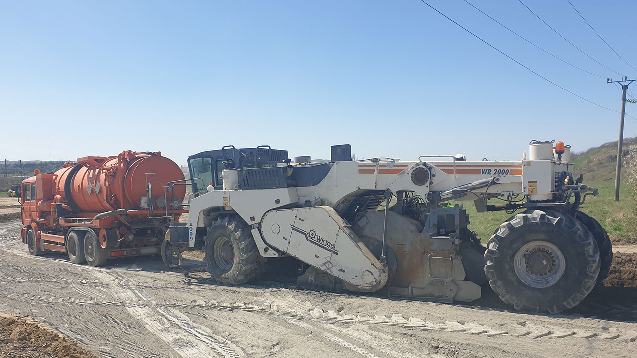 Wirtgen wr 2000 - Soil stabilizer: picture 1 Wirtgen wr 2000 - Soil stabilizer: picture 1