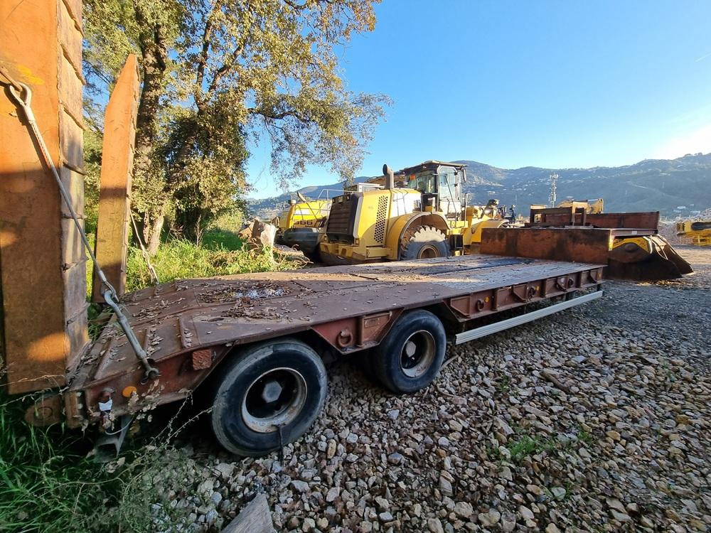 KAISER 2 essieux - Low loader semi-trailer: picture 2 KAISER 2 essieux - Low loader semi-trailer: picture 2