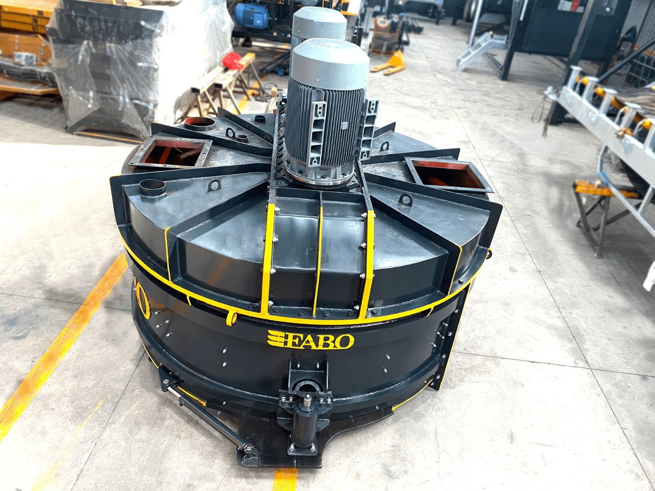 FABO twin shaft mixer - Concrete mixer: picture 4 FABO twin shaft mixer - Concrete mixer: picture 4